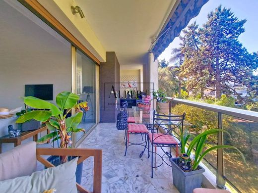 カンヌ, Alpes-Maritimesのアパートメント