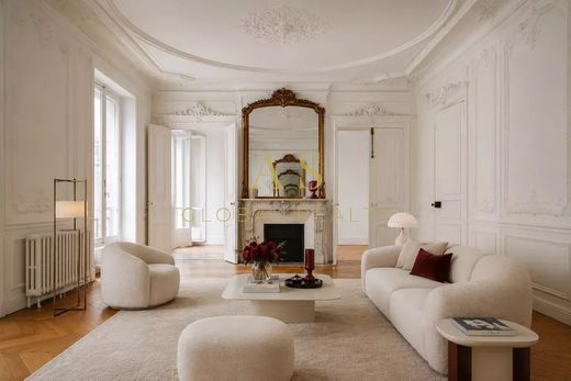 Apartment / Etagenwohnung in Champs-Elysées, Madeleine, Triangle d’or, Paris