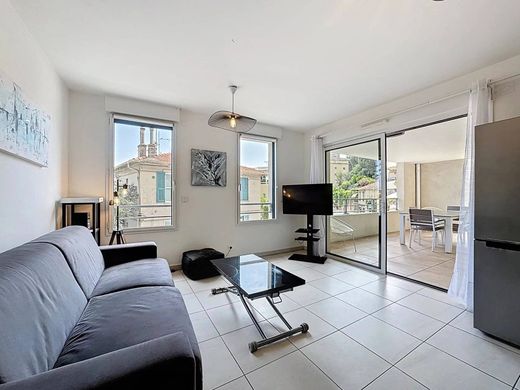 Apartment / Etagenwohnung in Beausoleil, Alpes-Maritimes