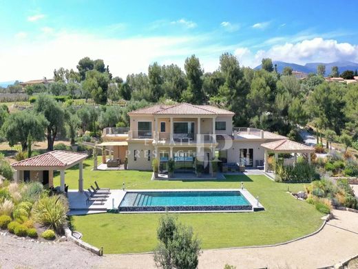 Villa in Roquefort-les-Pins, Alpes-Maritimes