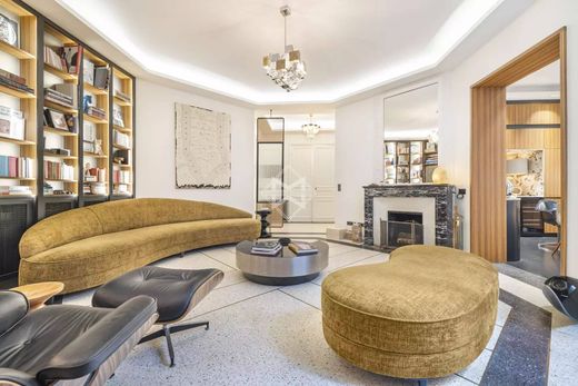 Apartment in Champs-Elysées, Madeleine, Triangle d’or, Paris