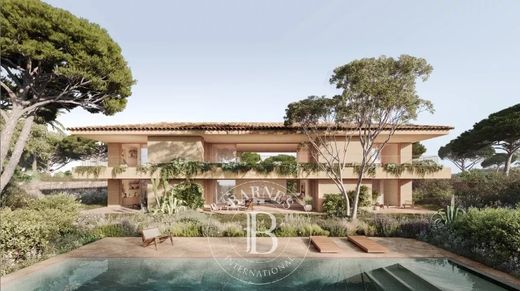 Apartment / Etagenwohnung in Saint-Tropez, Var