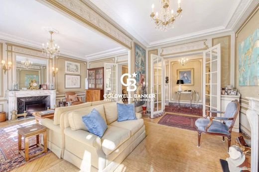 Apartment in Champs-Elysées, Madeleine, Triangle d’or, Paris