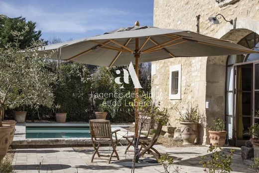 منزل ﻓﻲ Paradou, Bouches-du-Rhône