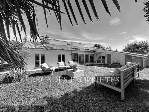 Πολυτελή κατοικία σε Bouliac, Gironde