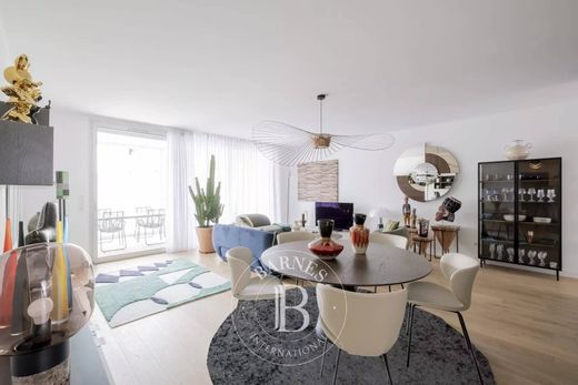 Apartment / Etagenwohnung in Bordeaux, Gironde