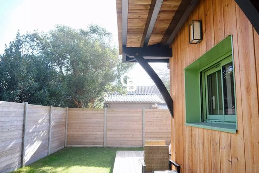 Luxury home in Lège-Cap-Ferret, Gironde