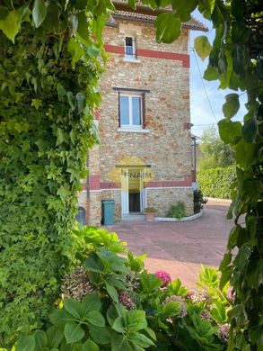 Casa di lusso a Saulx-les-Chartreux, Essonne