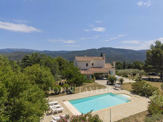 Luxury home in Saint-Zacharie, Var