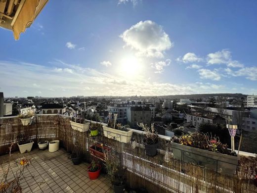 ‏דירה ב  Issy-les-Moulineaux, Hauts-de-Seine