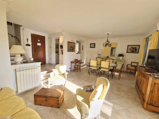 Luxe woning in La Colle-sur-Loup, Alpes-Maritimes