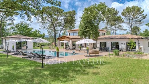 Lüks ev Fayence, Var