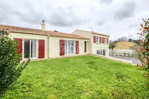 Luxus-Haus in Bouaye, Loire-Atlantique