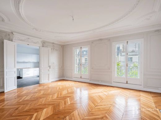 Apartment in Champs-Elysées, Madeleine, Triangle d’or, Paris