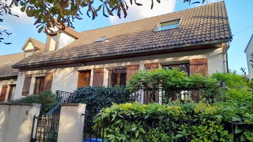 Casa di lusso a Joinville-le-Pont, Val-de-Marne