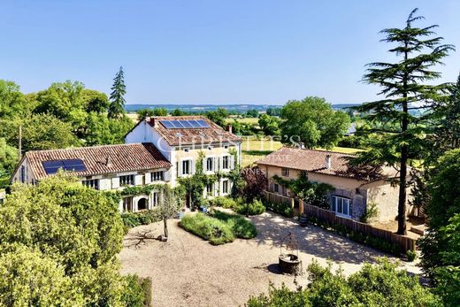 Πολυτελή κατοικία σε Aubeterre-sur-Dronne, Charente