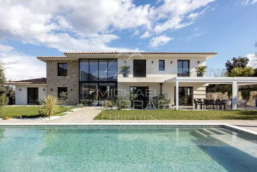 Roquefort-les-Pins, Alpes-Maritimesの高級住宅