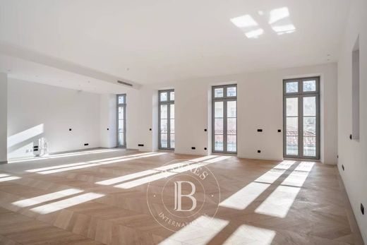 Apartment / Etagenwohnung in Cannes, Alpes-Maritimes