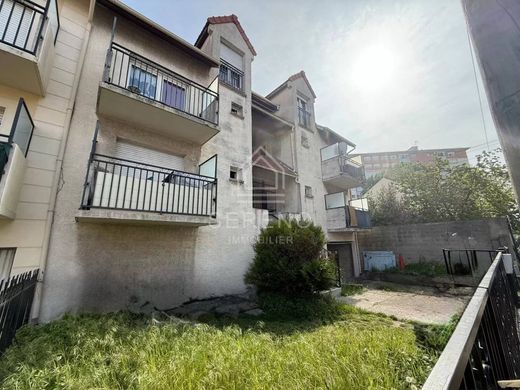 Residential complexes in Drancy, Seine-Saint-Denis