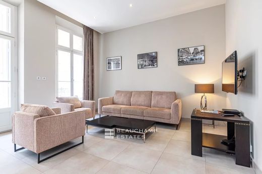 아파트 / 칸, Alpes-Maritimes