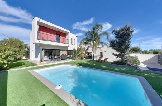 Villa in Perpignan, Pyrénées-Orientales