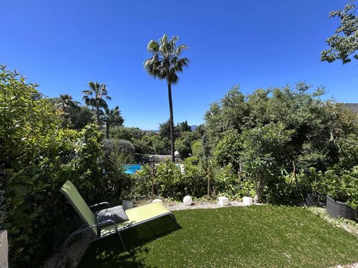 Apartment / Etagenwohnung in Cannes, Alpes-Maritimes