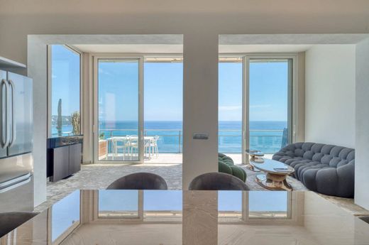 Apartment / Etagenwohnung in Roquebrune-Cap-Martin, Alpes-Maritimes