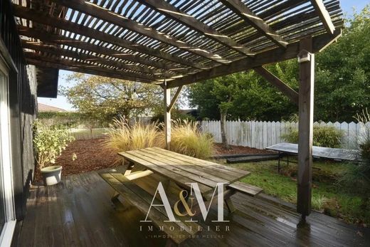 호화 저택 / Arès, Gironde