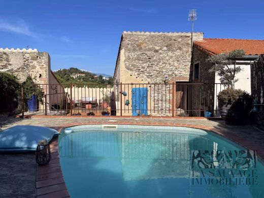 호화 저택 / Montesquiu d'Albera, Pyrénées-Orientales