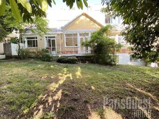 منزل ﻓﻲ Ville-d'Avray, Hauts-de-Seine