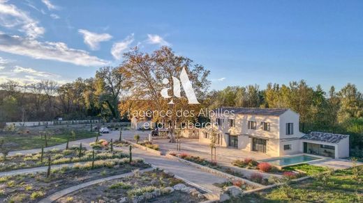 Maussane-les-Alpilles, Bouches-du-Rhôneのカントリー風またはファームハウス