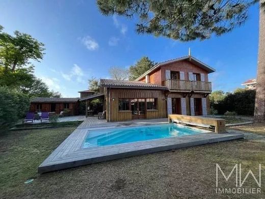 Villa in Lège-Cap-Ferret, Gironde