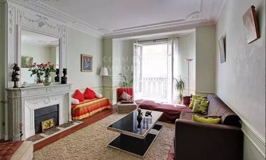 Apartment / Etagenwohnung in Tour Eiffel, Invalides – Ecole Militaire, Saint-Thomas d’Aquin, Paris