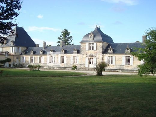 Замок, Saintes, Приморская Шаранта