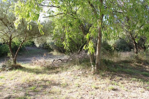 Участок, Uchaud, Gard