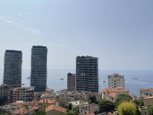 Apartment / Etagenwohnung in Beausoleil, Alpes-Maritimes