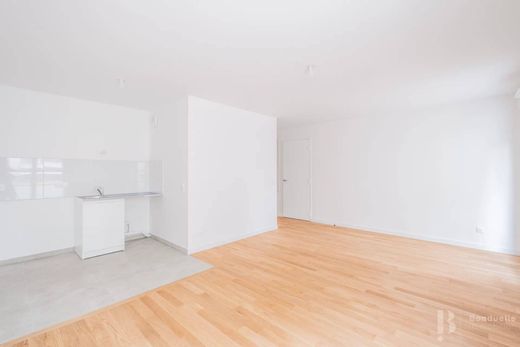 ﺷﻘﺔ ﻓﻲ Courbevoie, Hauts-de-Seine