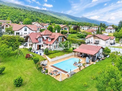 Luxury home in Farges, Ain