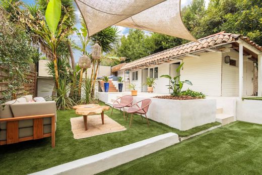 Apartment / Etagenwohnung in Saint-Paul, Alpes-Maritimes