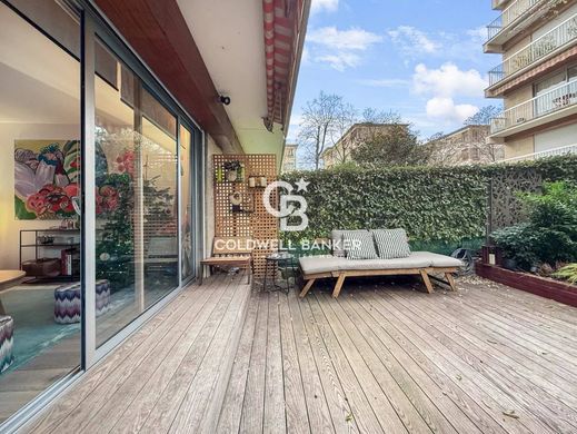 Apartment in Neuilly-sur-Seine, Hauts-de-Seine