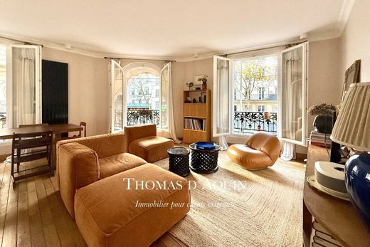 Apartament w Montmartre, Abbesses, Grandes-Carrières, Paris