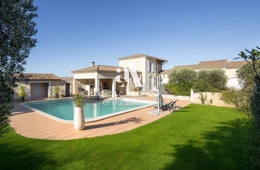 ‏בתי יוקרה ב  Fontvieille, Bouches-du-Rhône