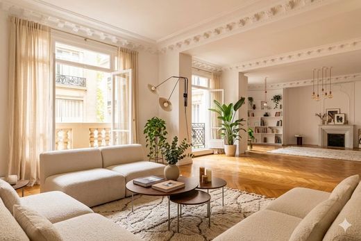 Apartment in Monceau, Courcelles, Ternes, Paris