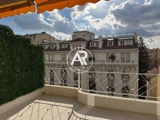 ニース, Alpes-Maritimesのアパートメント