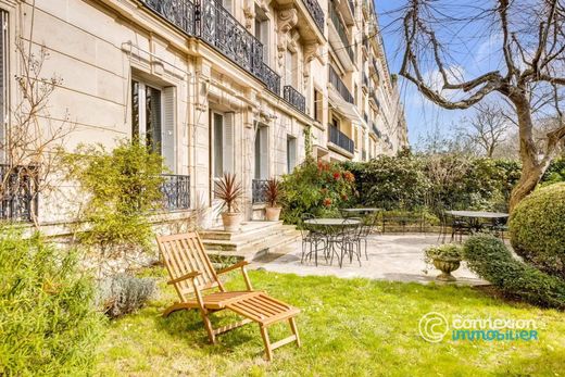 Apartment in Neuilly-sur-Seine, Hauts-de-Seine