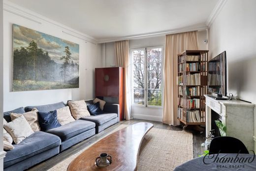 Apartment in Tour Eiffel, Invalides – Ecole Militaire, Saint-Thomas d’Aquin, Paris