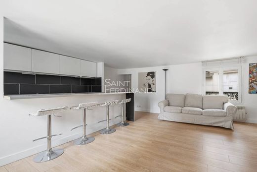 Apartment / Etagenwohnung in Chatelet les Halles, Louvre-Tuileries, Palais Royal, Paris