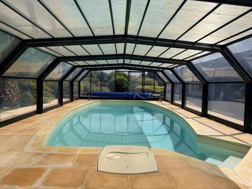 Luxury home in Tonquédec, Côtes-d'Armor