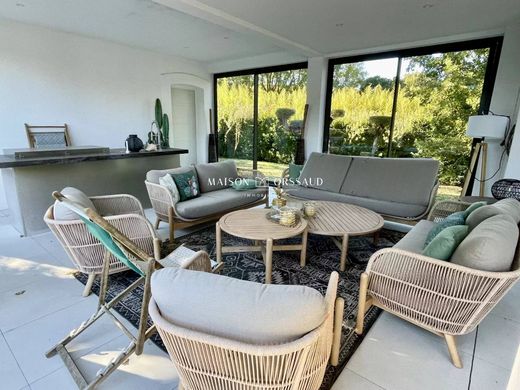 Luxury home in Assas, Hérault