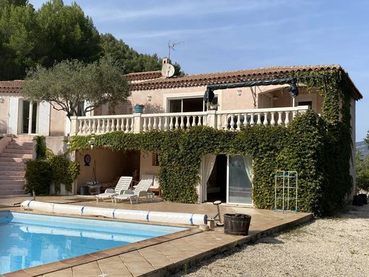 Villa in Auriol, Bouches-du-Rhône